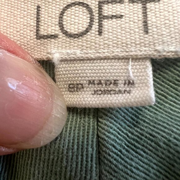 The Riviera Short by Loft - Short Shorts in sage green - Size 8 Petite - Picture 4 of 10